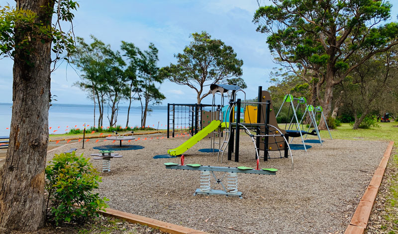 Family Beach - Palm-Beach-Playground